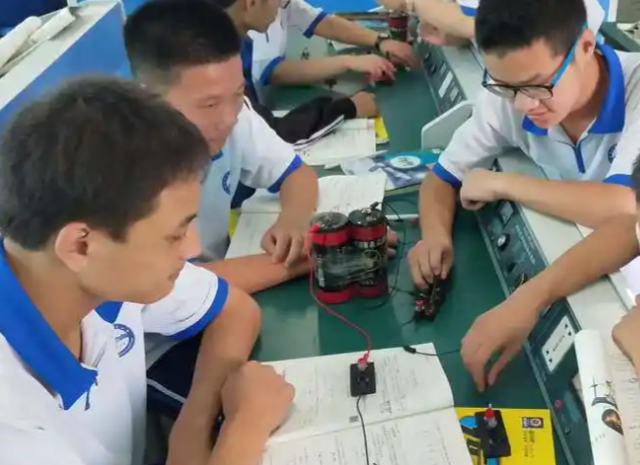 经过将大赛理念融入生计教育教育变革引导学生树立正确成才观