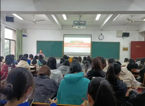 兴趣化破解传统课堂教育的时空限制树立心思健康教育大数据中心